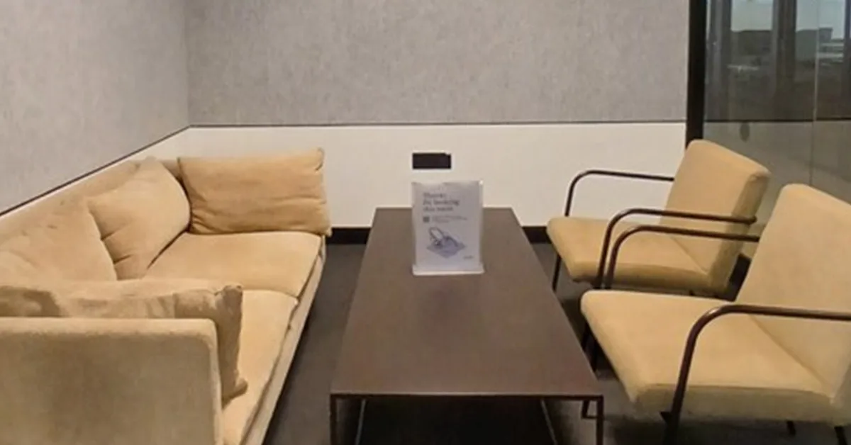 4 Seater Meeting Room