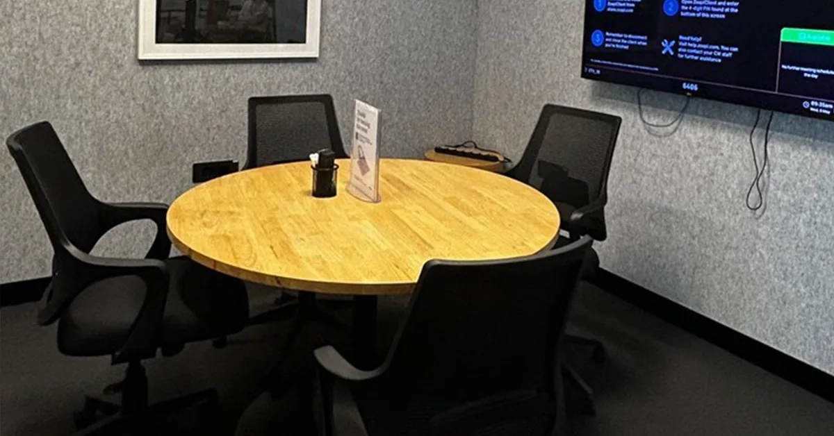 4 Seater Meeting Room