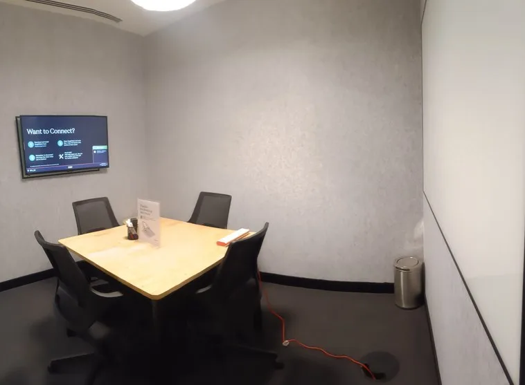4 Seater Meeting Room