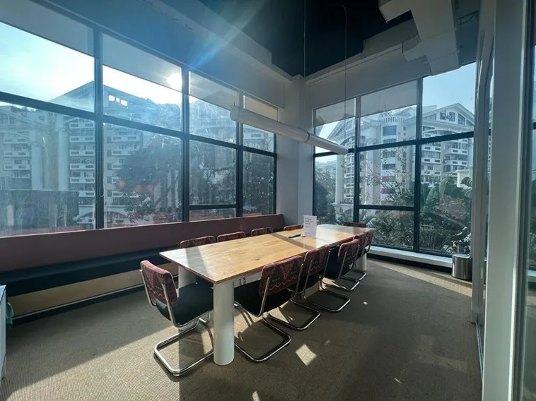 12 Seater Meeting Room