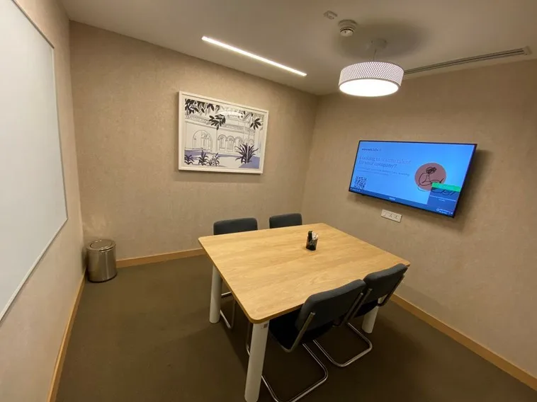 4 Seater Meeting Room