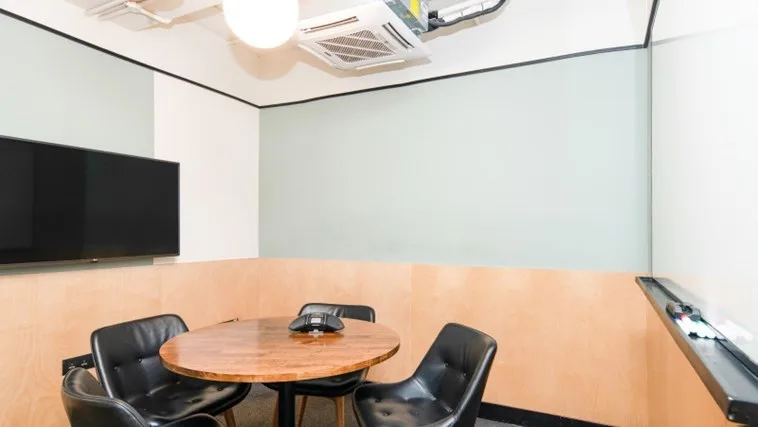 4 Seater Meeting Room