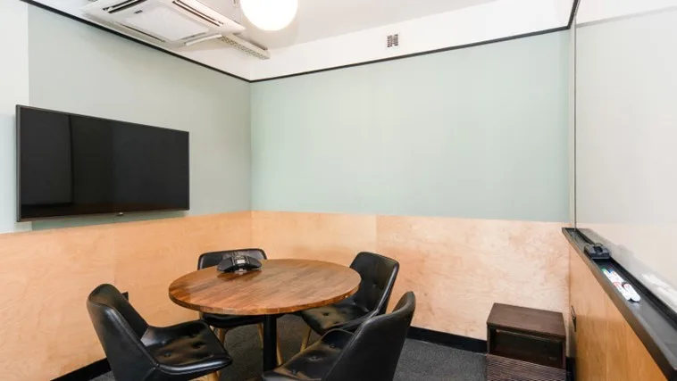 4 Seater Meeting Room