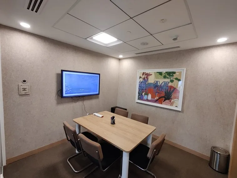 4 Seater Meeting Room