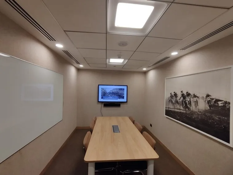 6 Seater Meeting Room