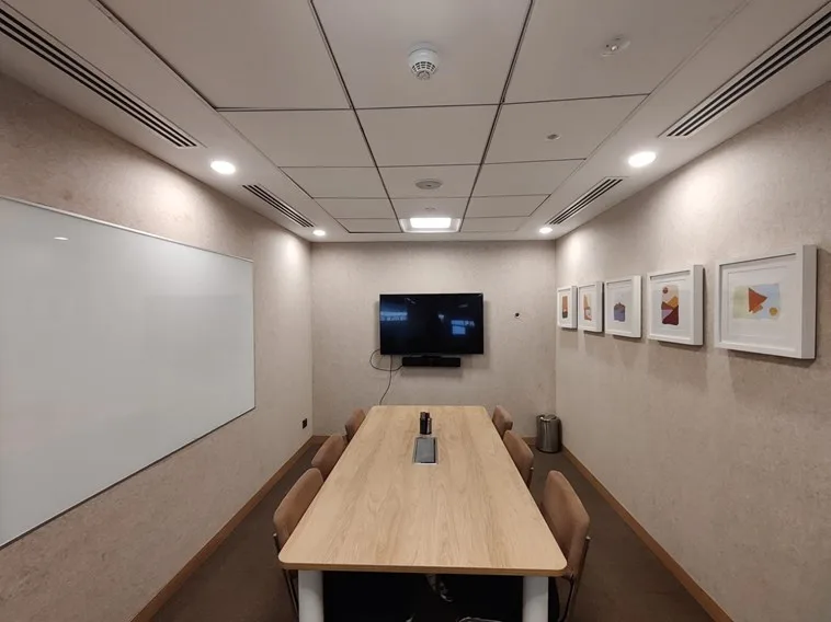 6 Seater Meeting Room