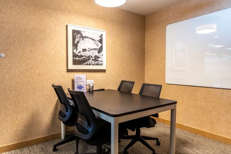 4 Seater Meeting Room