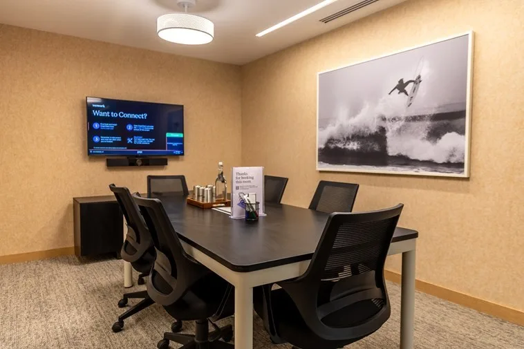 6 Seater Meeting Room