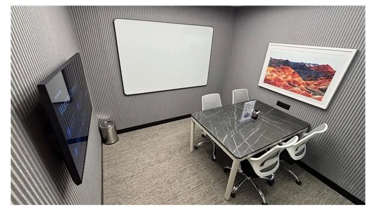 4 Seater Meeting Room
