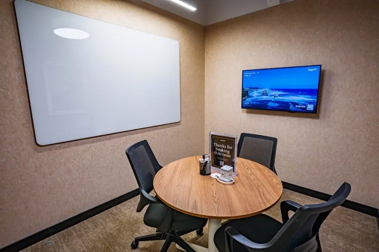 3 Seater Meeting Room