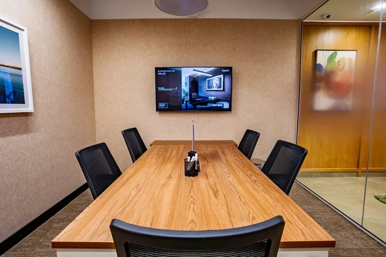 5 Seater Meeting Room