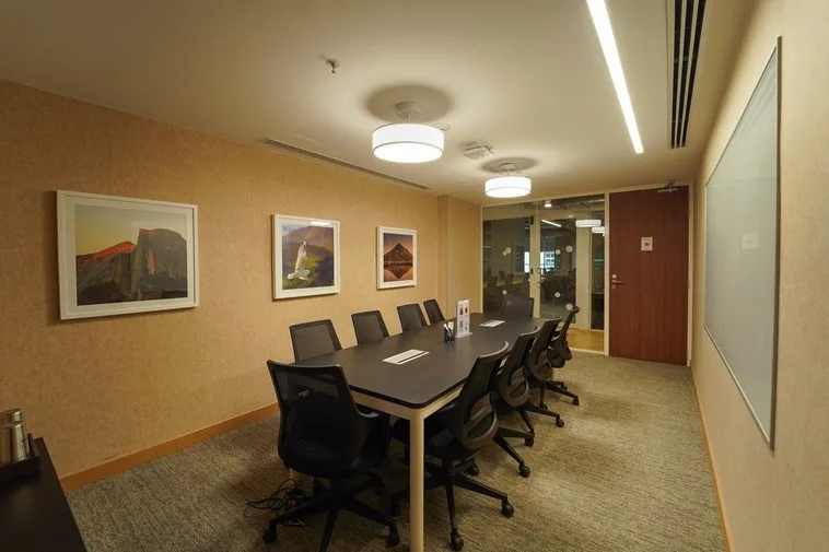 10 Seater Meeting Room