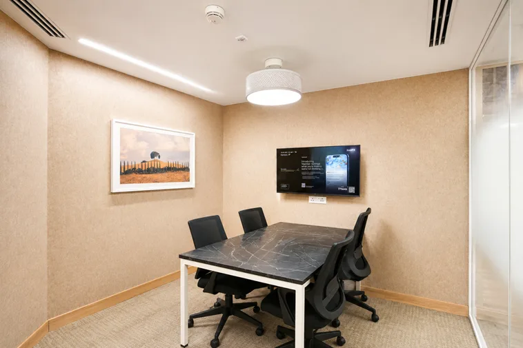 4 Seater Meeting Room