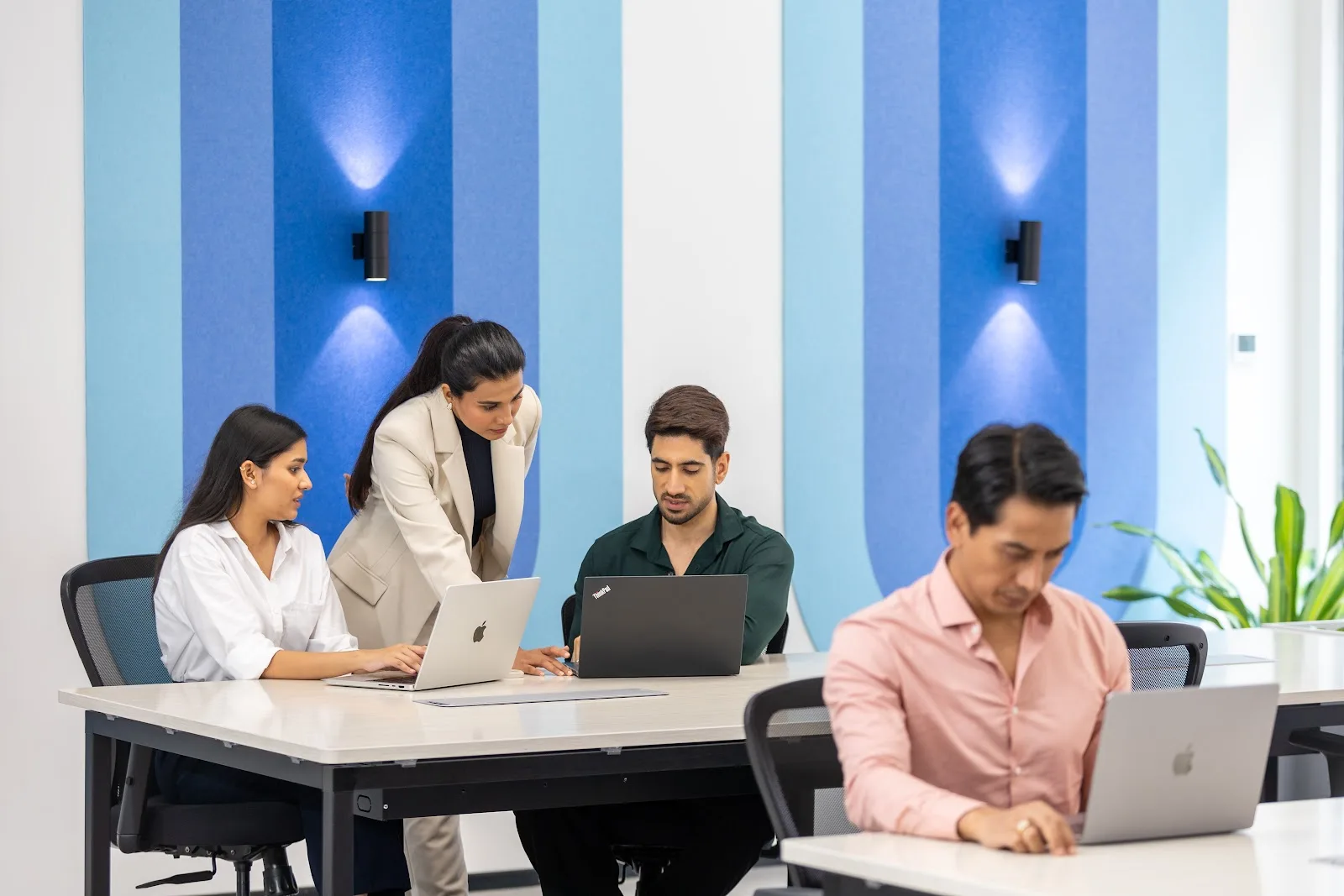 6 Seater Meeting Room