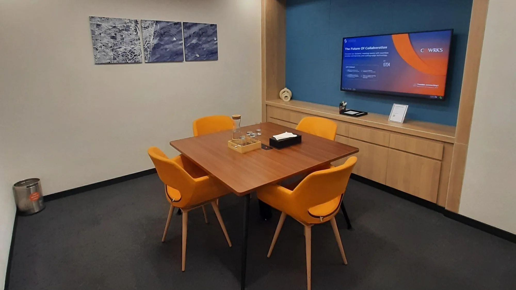4 Seater Meeting Room