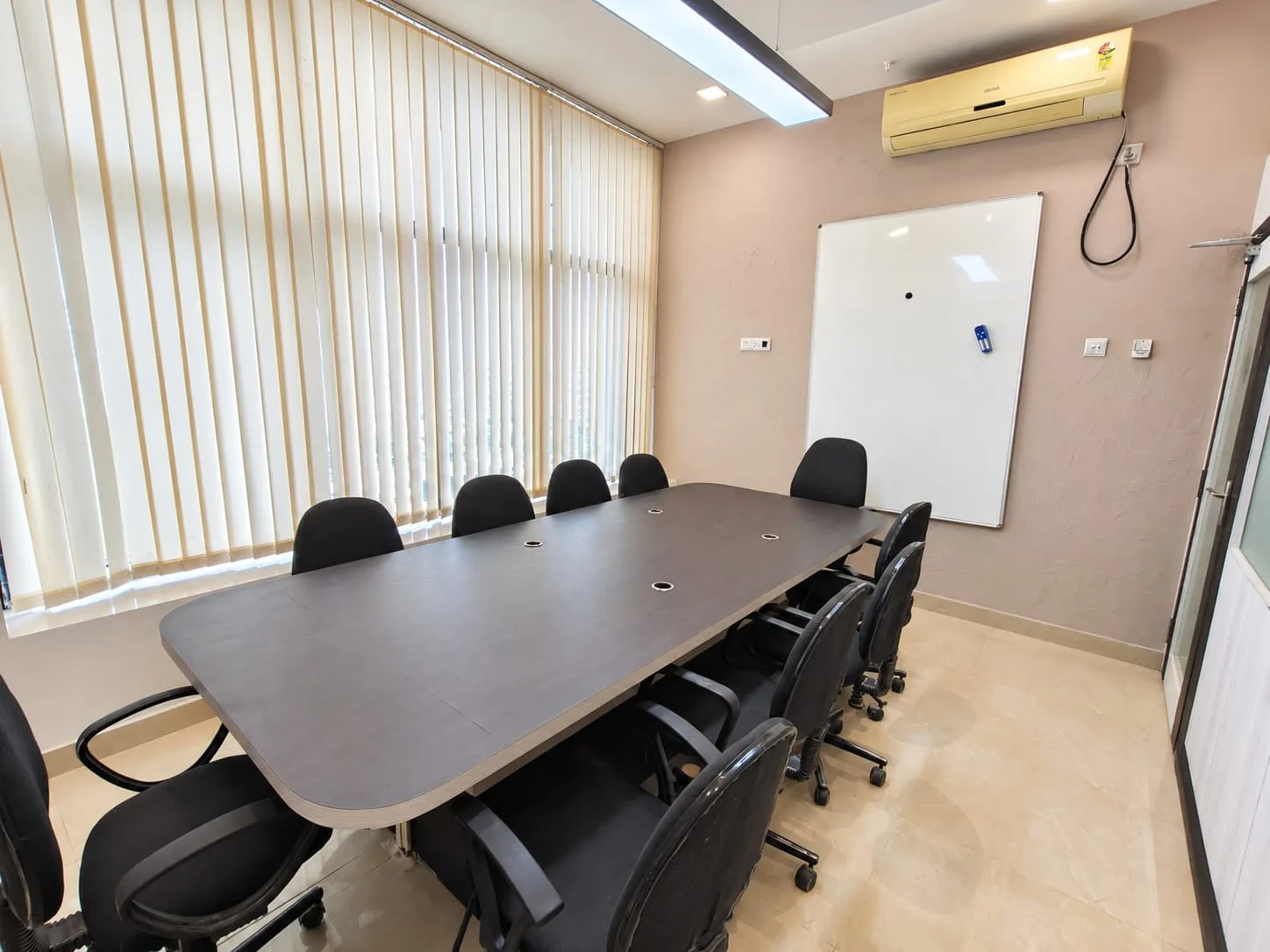 10 Seater Meeting Room