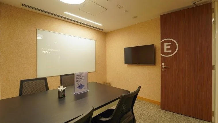 18 Seater Meeting Room
