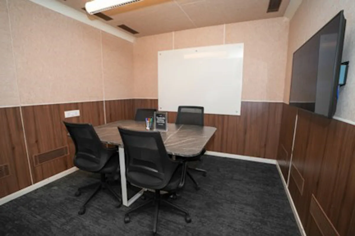 4 Seater Meeting Room
