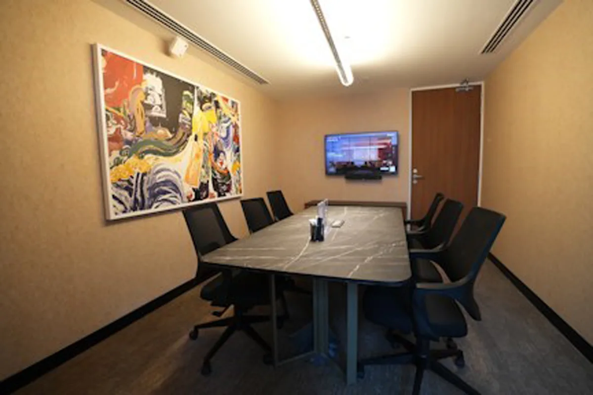 6 Seater Meeting Room