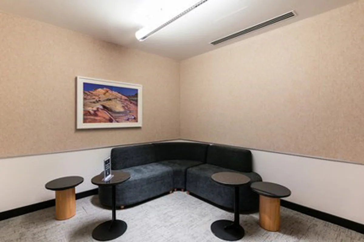 4 Seater Meeting Room