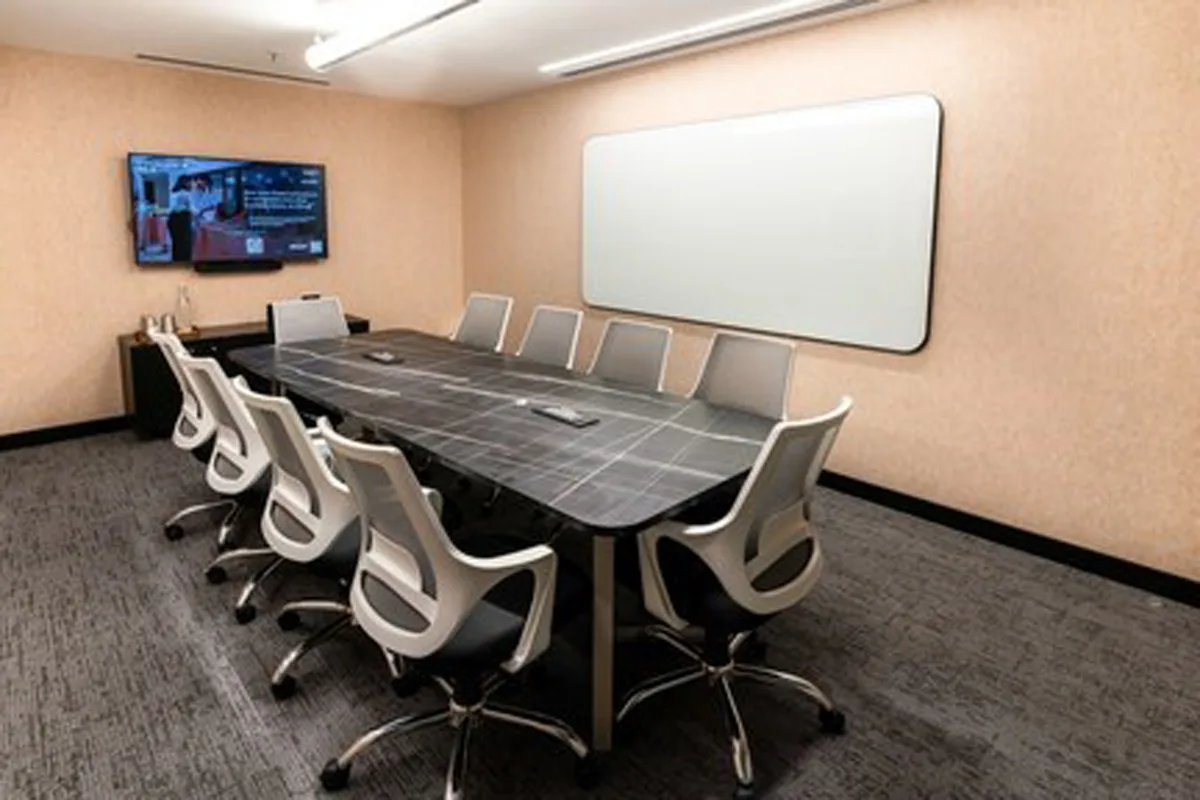 10 Seater Meeting Room