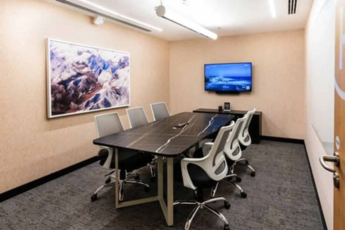 6 Seater Meeting Room