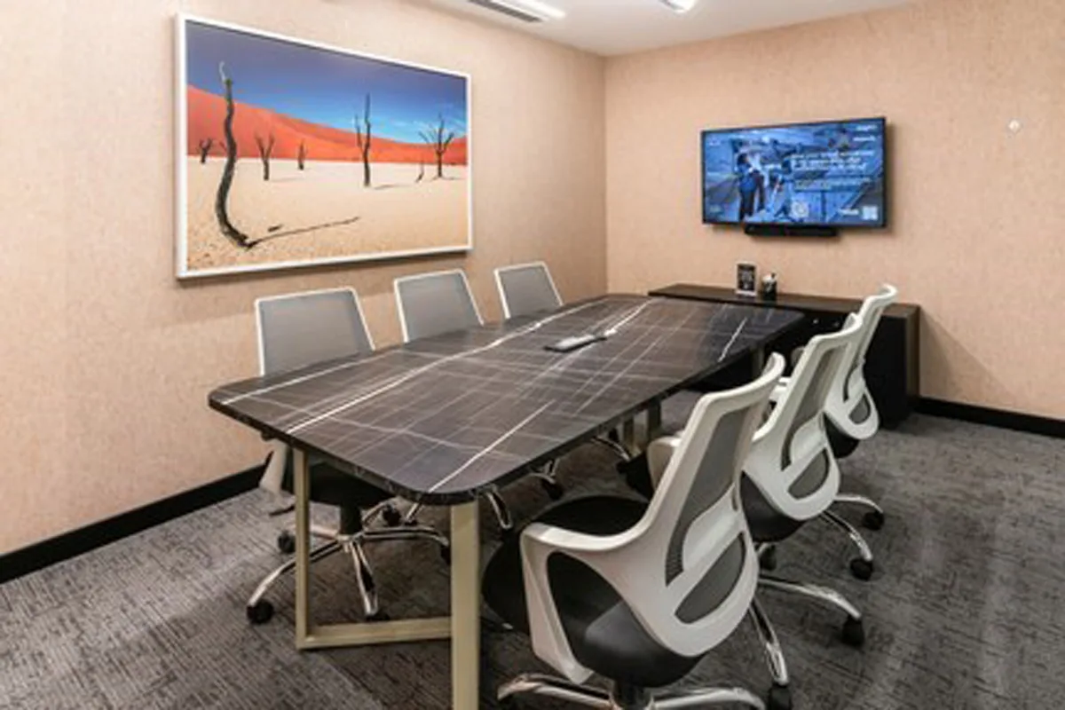 6 Seater Meeting Room