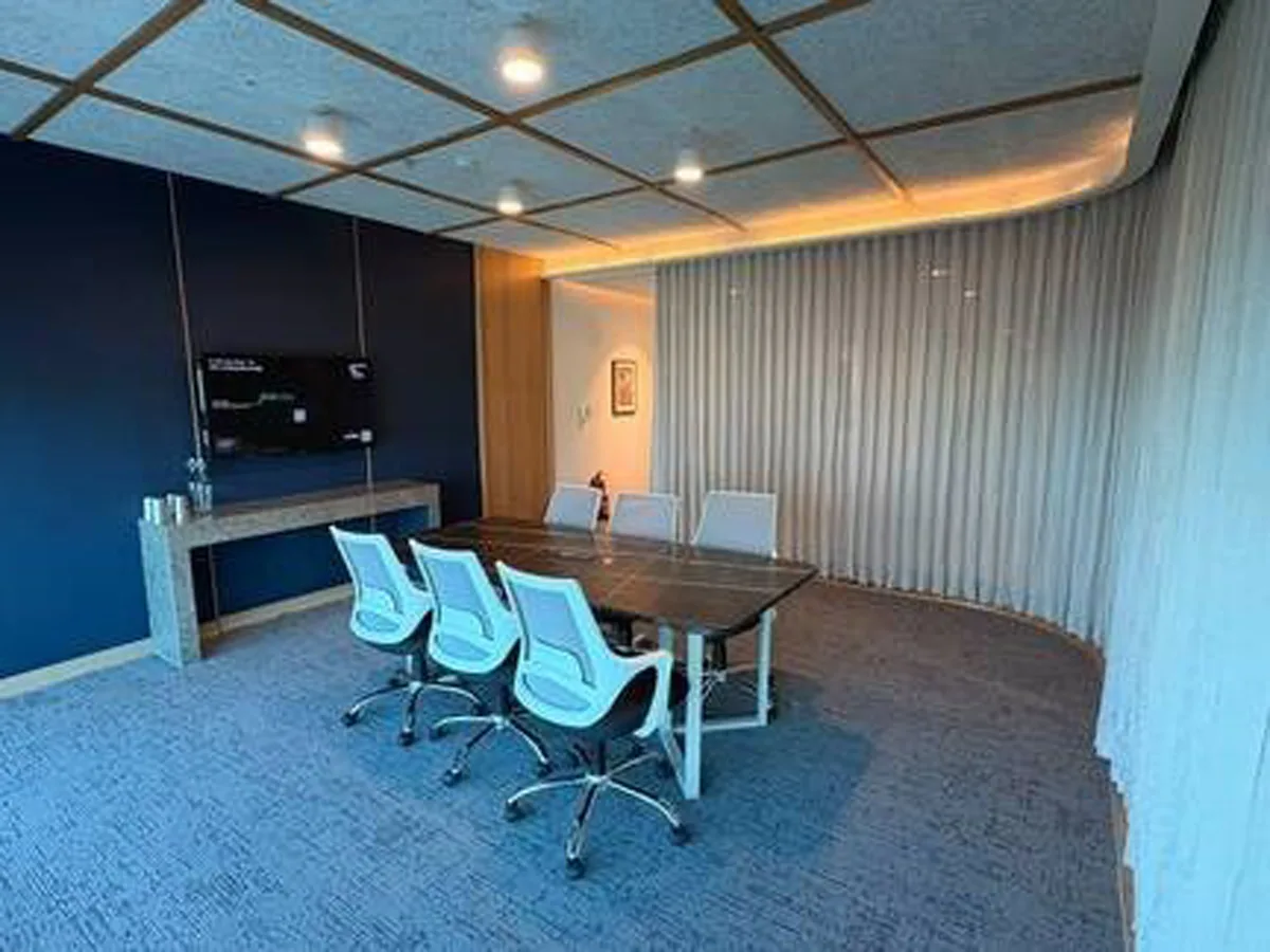 6 Seater Meeting Room