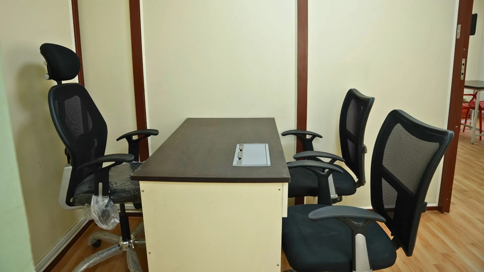 4 Seater Private Cabin