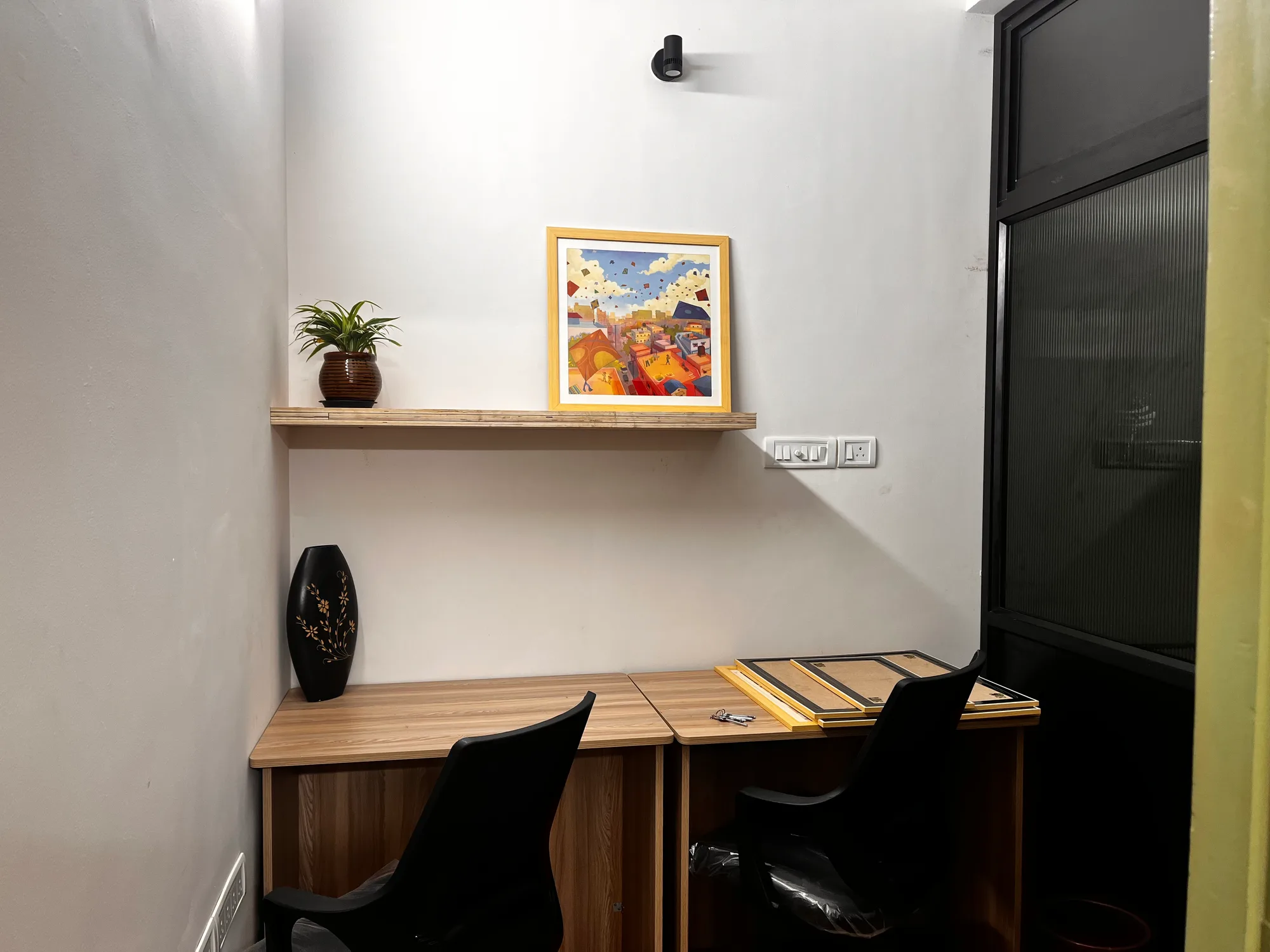 5 Seater Private Office